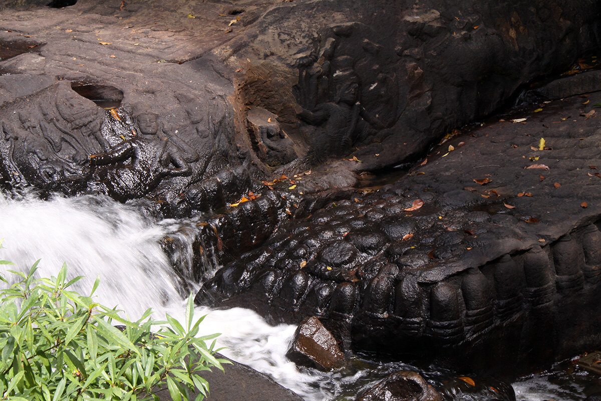 1000 Lingas Beautiful Waterfalls near Siem Reap
